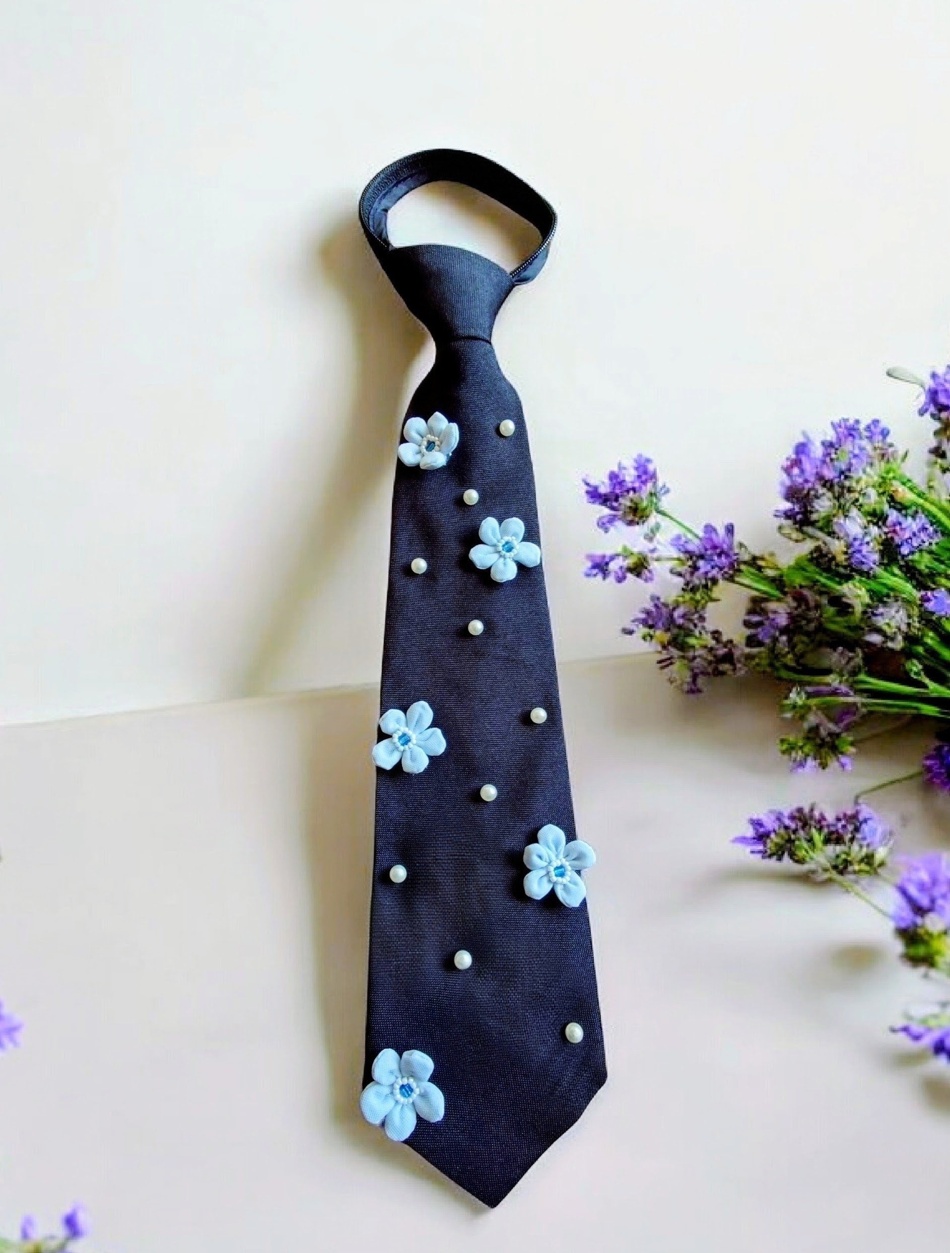 Fleur bleue - Cravate coréenne féminine et fleurie